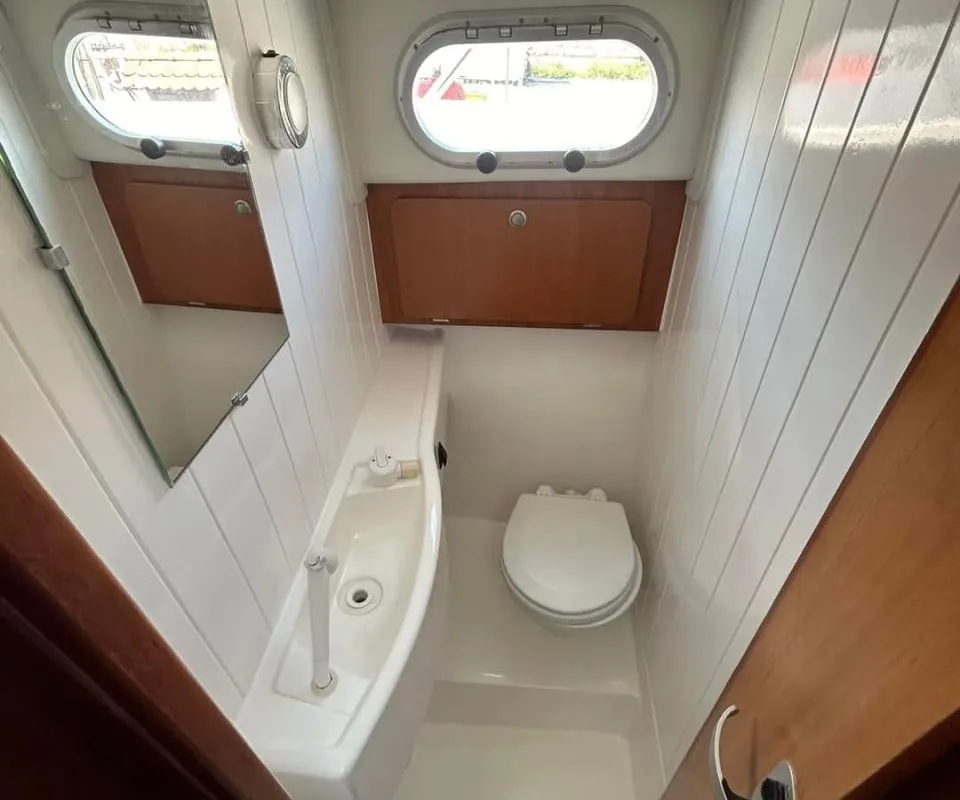 Head on Range Cruiser, a Ocqueteau 815 Range Cruiser motorboat at Općina Pakoštane, Croatia