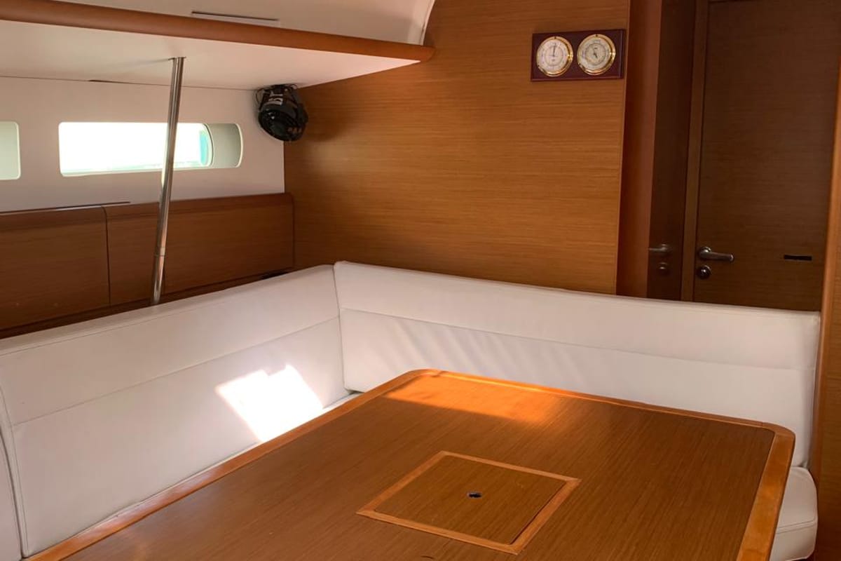 Salon of Aquaholic, a Jeanneau Sun Odyssey 519 sailboat at Municipal Unit of Ellomenos, Greece