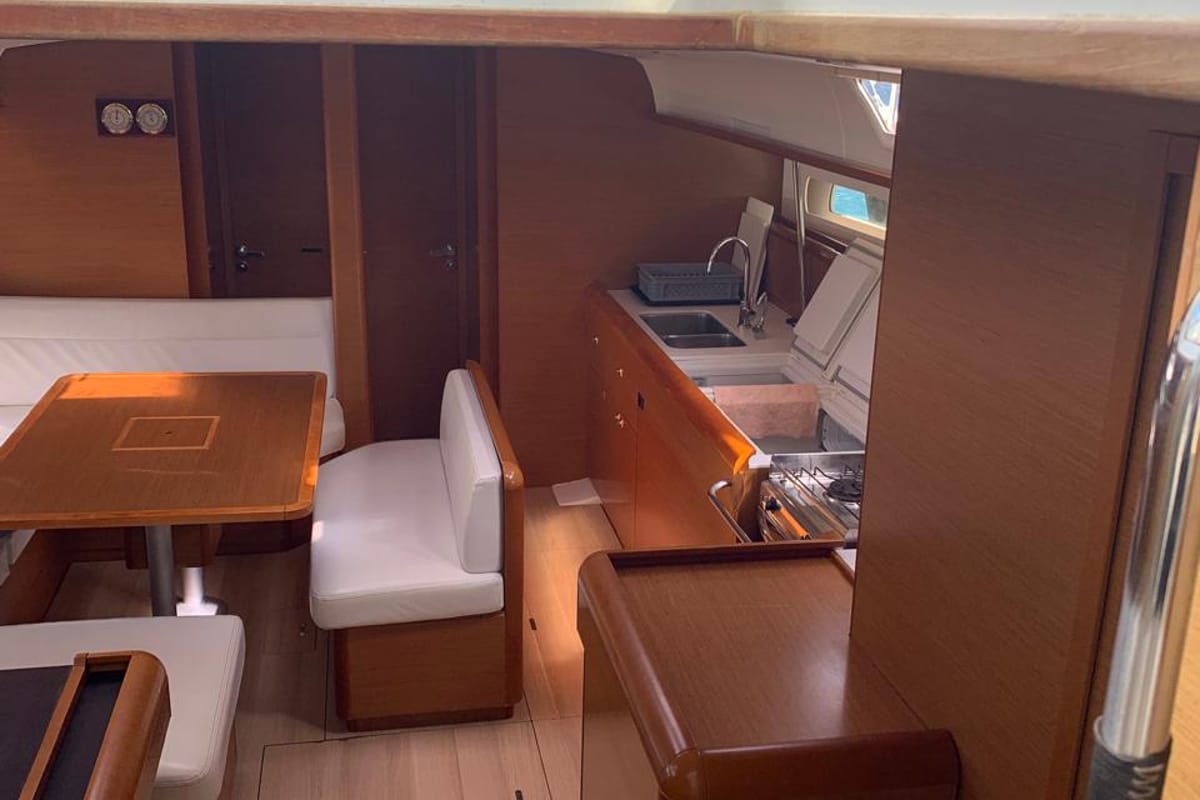 Salon of Aquaholic, a Jeanneau Sun Odyssey 519 sailboat at Municipal Unit of Ellomenos, Greece