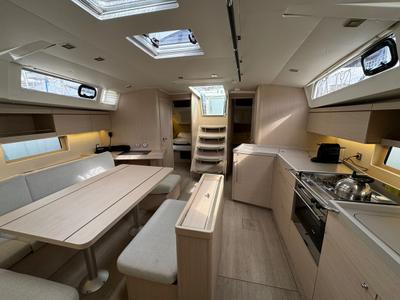 Salon of Callisto, a Beneteau Oceanis 46.1 sailboat at Salerno, Italy