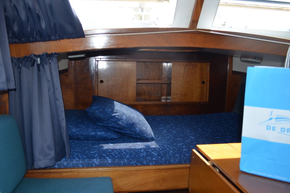 Cabin on South Pacific, a De Drait Doerak 850 OK motorboat at Drachten, Netherlands