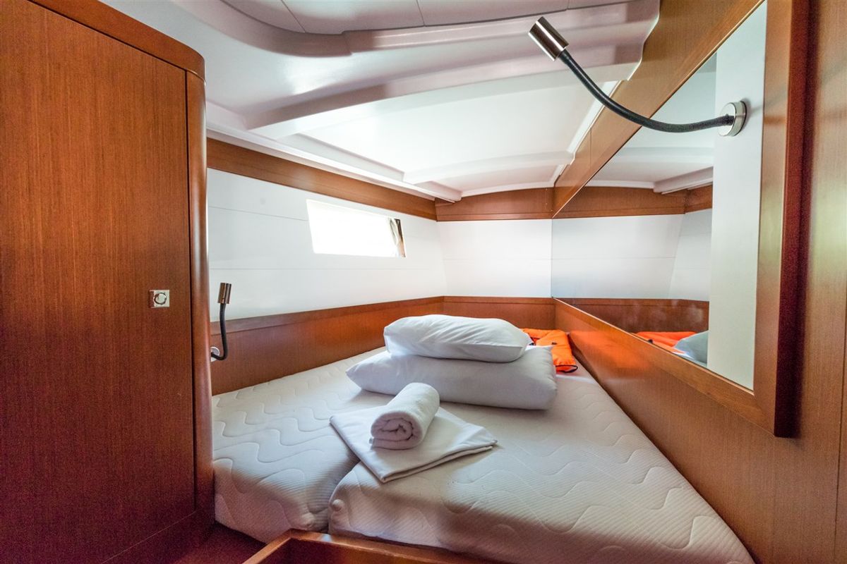 Head on Ultra Dubrovnik, a Beneteau Oceanis 48 sailboat at Općina Medulin, Croatia