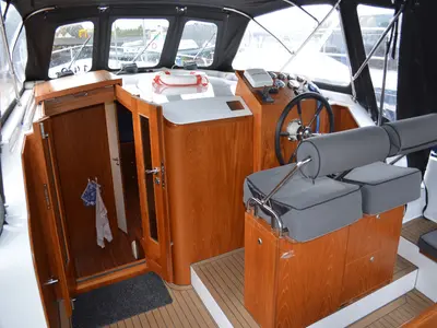 Cockpit of Drait 140, a De Drait Bravoure 34 motorboat at Drachten, Netherlands