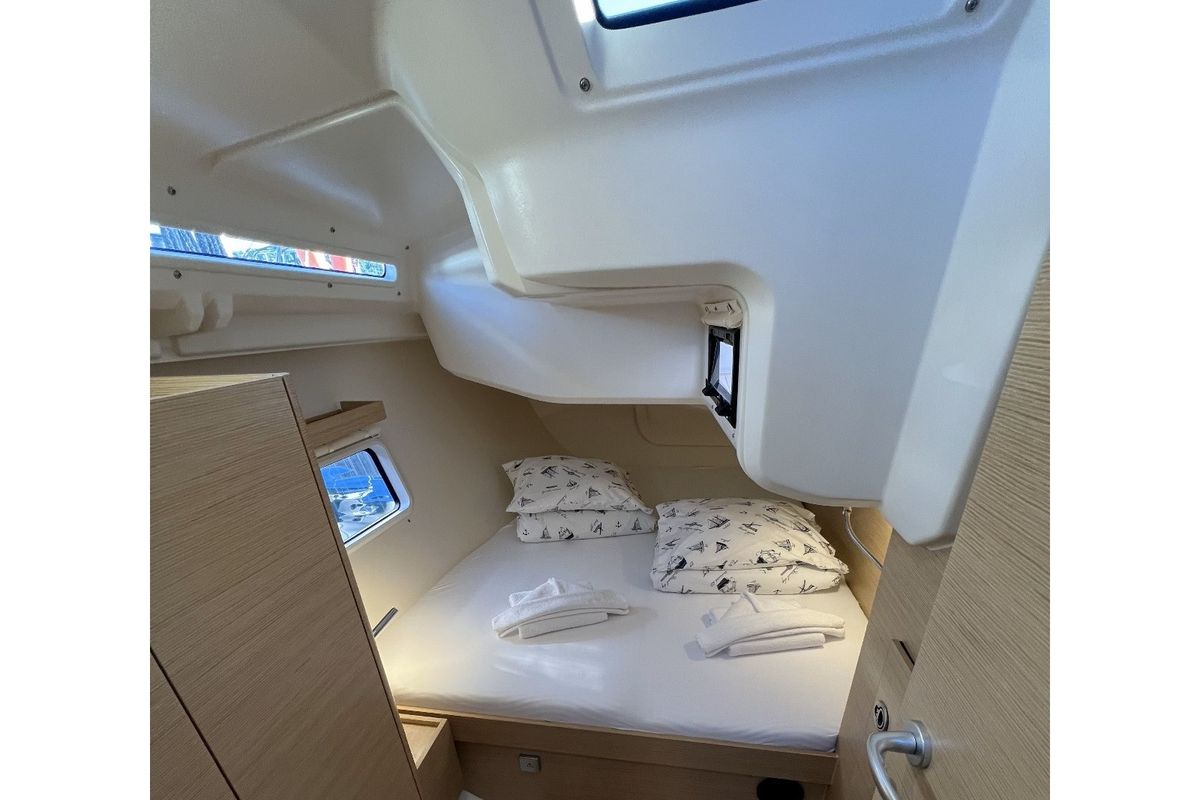 Cabin on Sea Dream, a Hanse Yachts Hanse 418 sailboat at Općina Rogoznica, Croatia