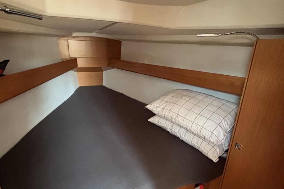 Cabin on 3 Lune, a Bavaria Cruiser 34 sailboat at Grad Pula, Croatia