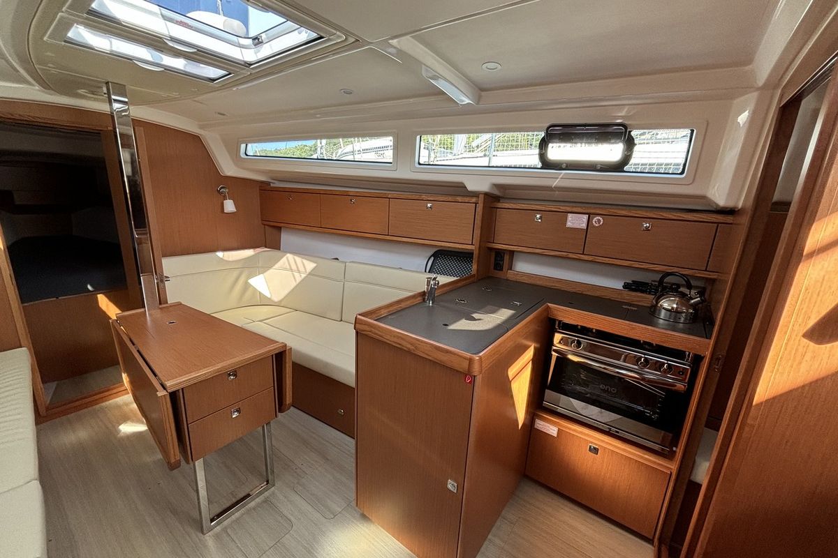 Salon of 3 Lune, a Bavaria Cruiser 34 sailboat at Grad Pula, Croatia