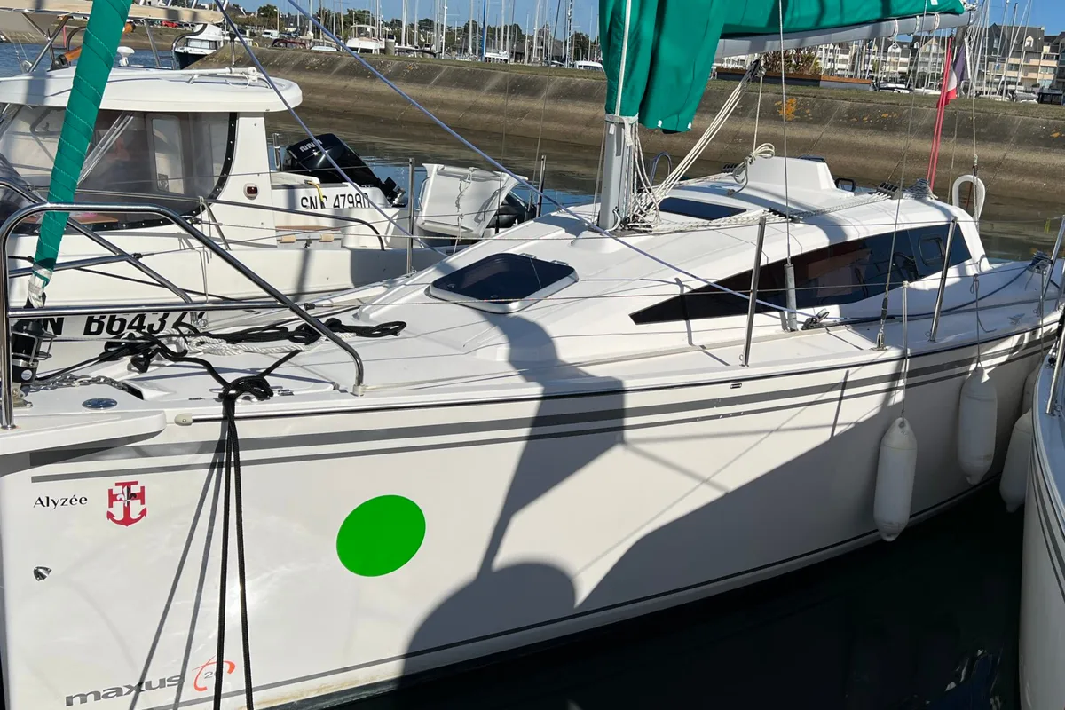 Exterior view of Alyzee, a Northman Maxus 26 Standard sailboat at Port Navalo, France