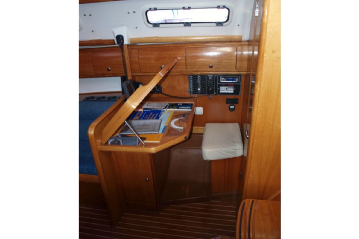 Salon of Sea Star, a Bavaria 32 Cruiser sailboat at Primošten, Croatia
