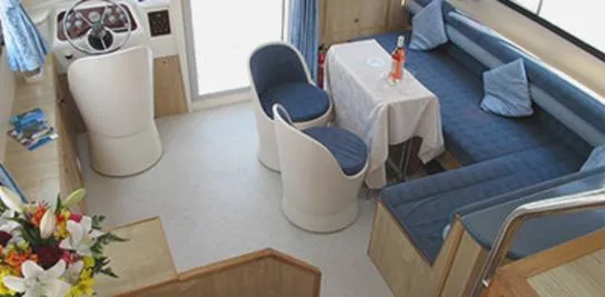 Salon of Calypso - Comfort 6, a Cygnet Calypso motorboat at Portiragnes, France