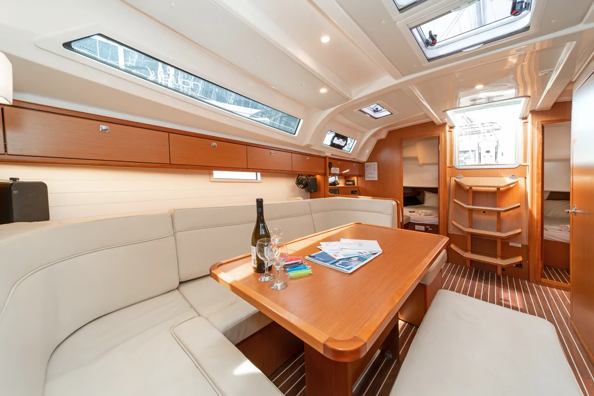 Salon of Laertis, a Bavaria Cruiser 41 sailboat at Volos Municipality, Greece