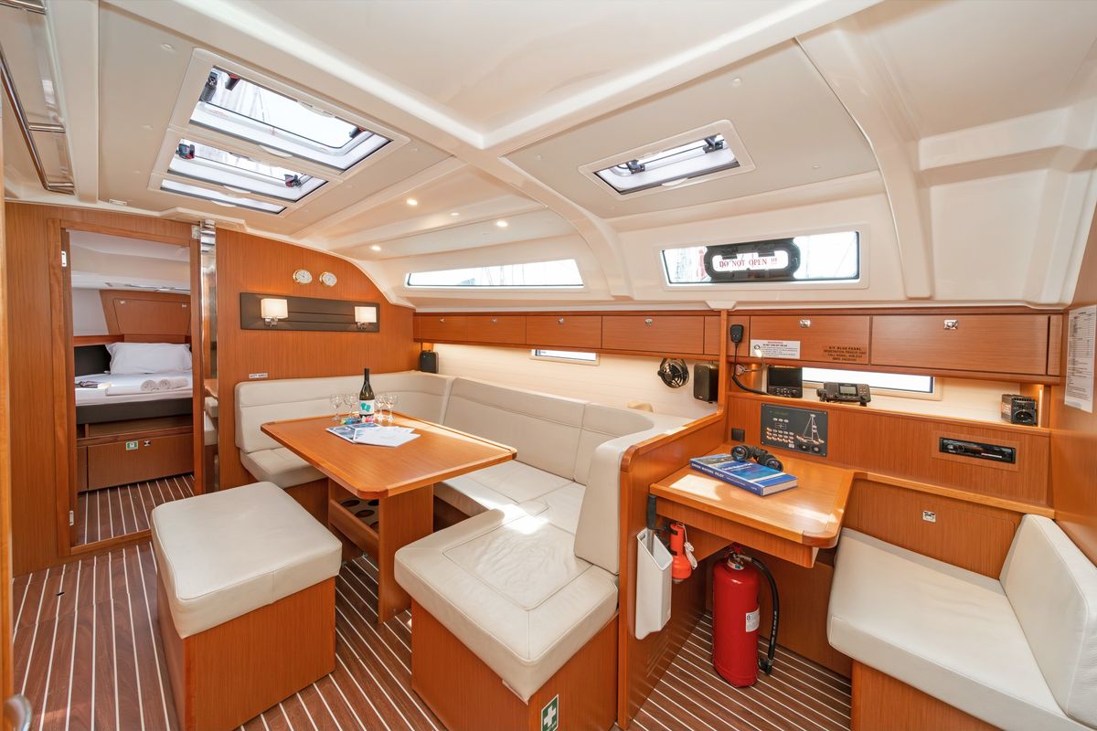 Salon of Laertis, a Bavaria Cruiser 41 sailboat at Volos Municipality, Greece