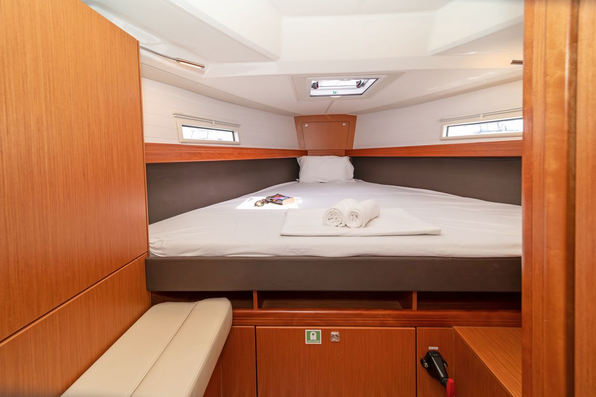 Cabin on Laertis, a Bavaria Cruiser 41 sailboat at Volos Municipality, Greece