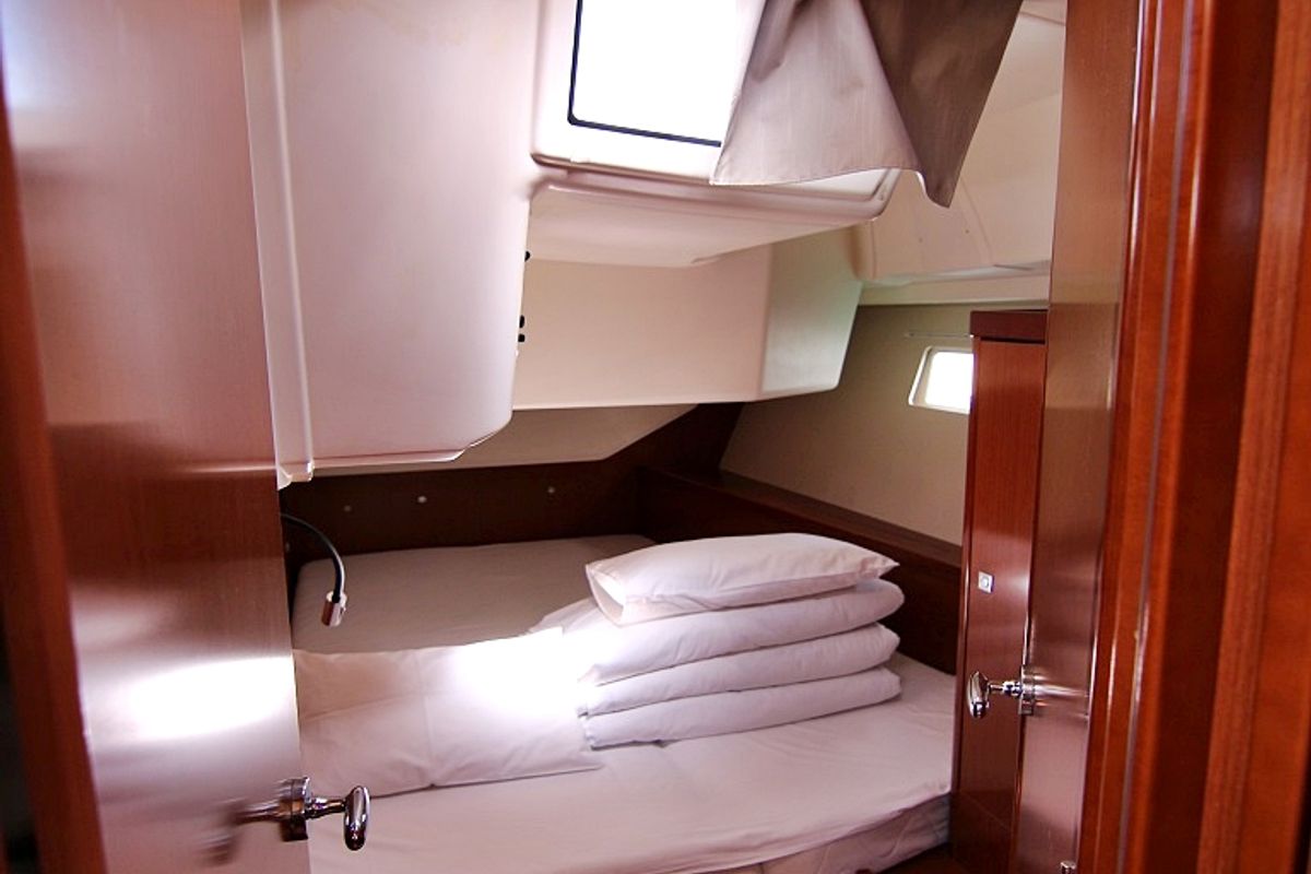 Cabin on Golden Dreams, a Beneteau Oceanis 45 sailboat at Općina Sukošan, Croatia