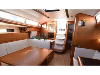 Salon of Eulimene, a Jeanneau Sun Odyssey 419 sailboat at Volos Municipality, Greece