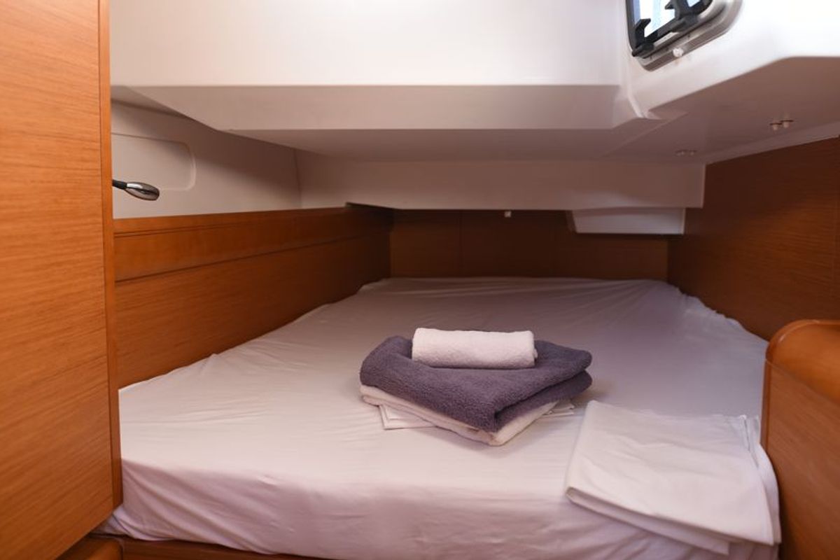 Cabin on Eulimene, a Jeanneau Sun Odyssey 419 sailboat at Volos Municipality, Greece