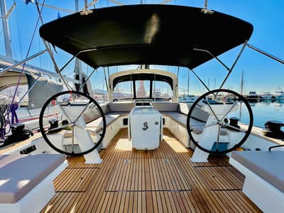 Cockpit of Barracuda (Refit 2026 - A/C - Generator - Electric Heads - 12 Pax), a Beneteau Oceanis 51.1 sailboat at Gouvia, G…