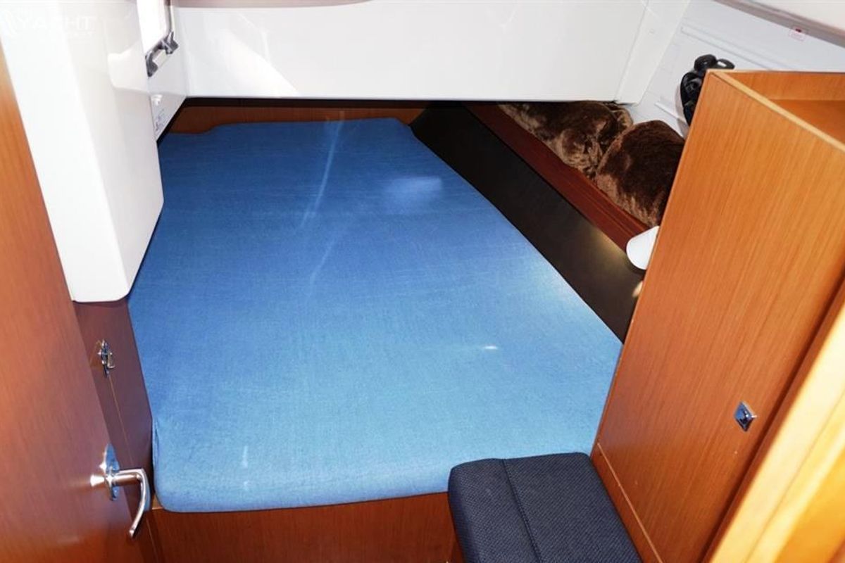 Cabin on Hermes, a Bavaria Cruiser 41 sailboat at Athens, Greece