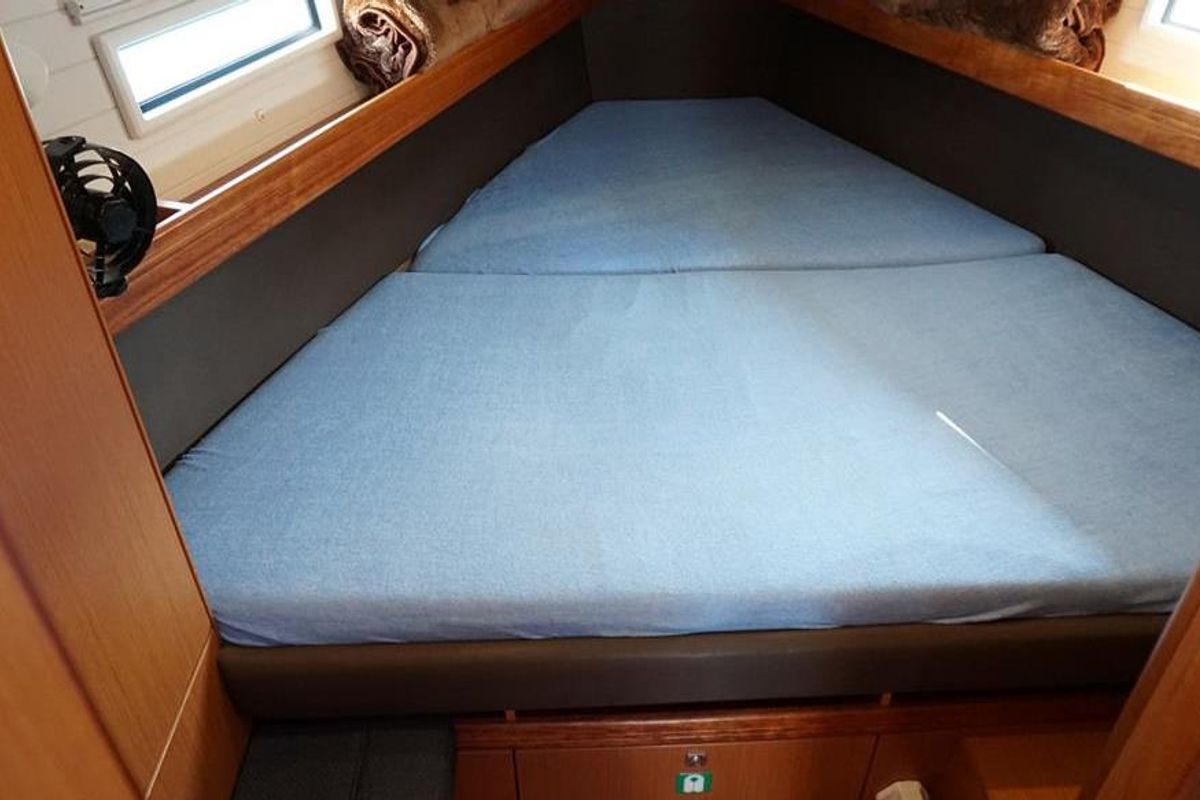 Cabin on Hermes, a Bavaria Cruiser 41 sailboat at Athens, Greece
