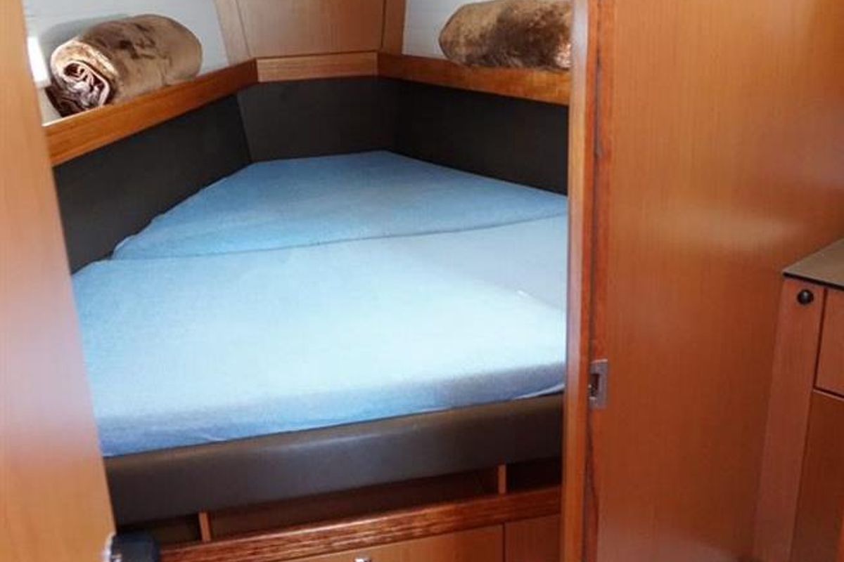 Cabin on Hermes, a Bavaria Cruiser 41 sailboat at Athens, Greece