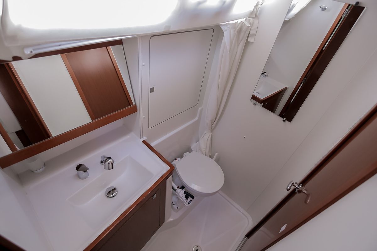 Head on Nabucco: Forward Cabin #1 (Cabin Charter - 2 pax) Fully Crewed, ALL EXPENSES, a Beneteau Oceanis 48 sailboat at Grad…