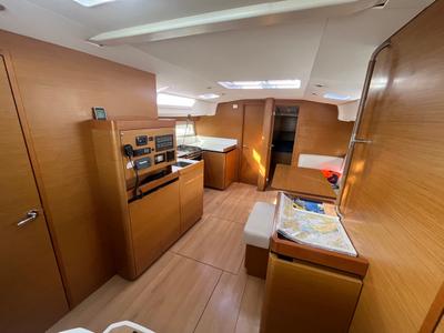 Salon of ATHINA, a Jeanneau Sun Odyssey 490 sailboat at Općina Sukošan, Croatia