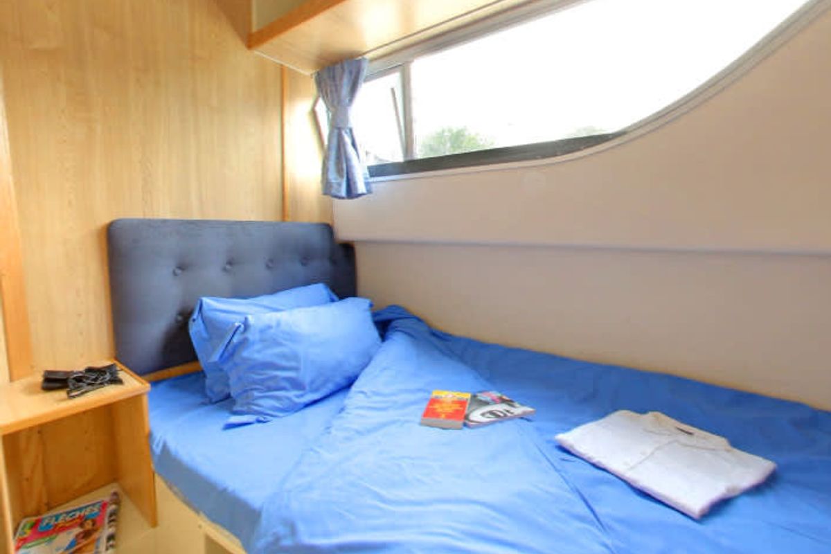 Cabin on Salsa B - Comfort 1, a Cygnet Salsa B motorboat at Portiragnes, France