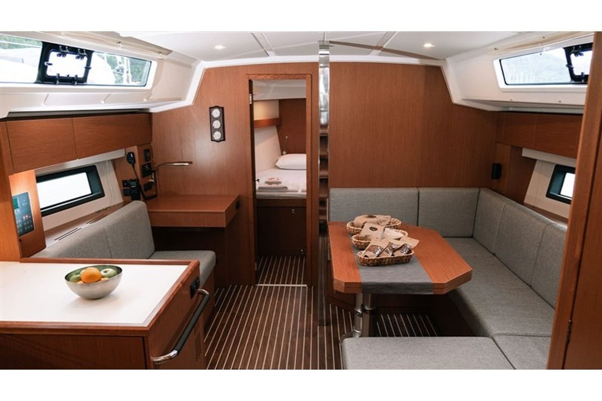 Salon of Nomad, a Bavaria C42 sailboat at Fethiye, Turkey