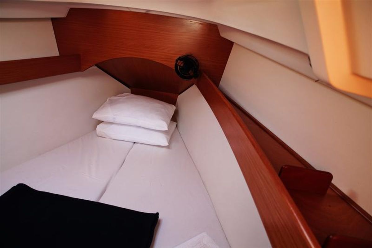 Cabin on Kalypso, a Beneteau Cyclades 43.4 sailboat at Bodrum, Turkey