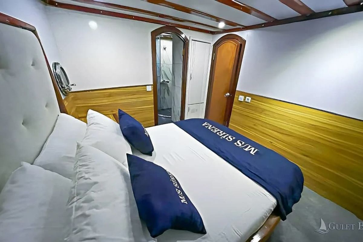 Cabin on Sirena, a Unknown Sirena yacht at Split, Croatia