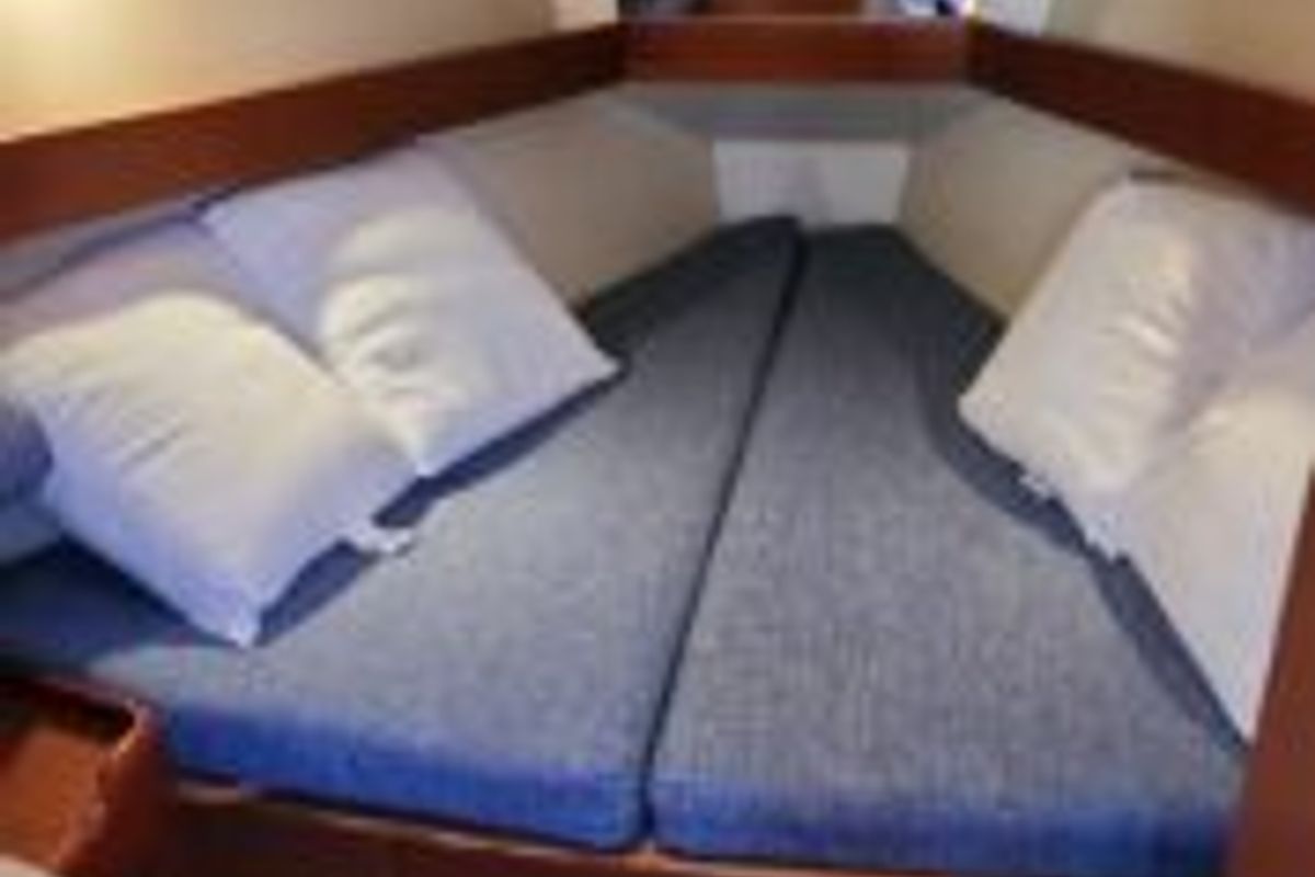 Cabin on Beleza, a Beneteau Oceanis 37 sailboat at Toulon, France