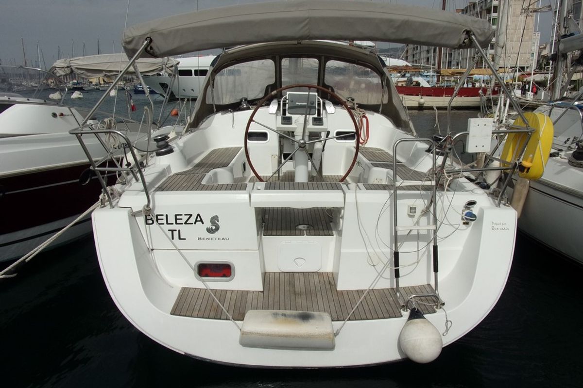 Exterior view of Beleza, a Beneteau Oceanis 37 sailboat at Toulon, France