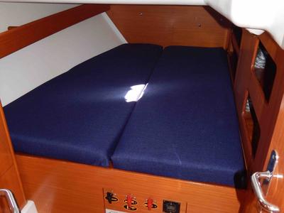 Cabin on Comfort, a Beneteau Cyclades 50.5 sailboat at Piraeus, Greece