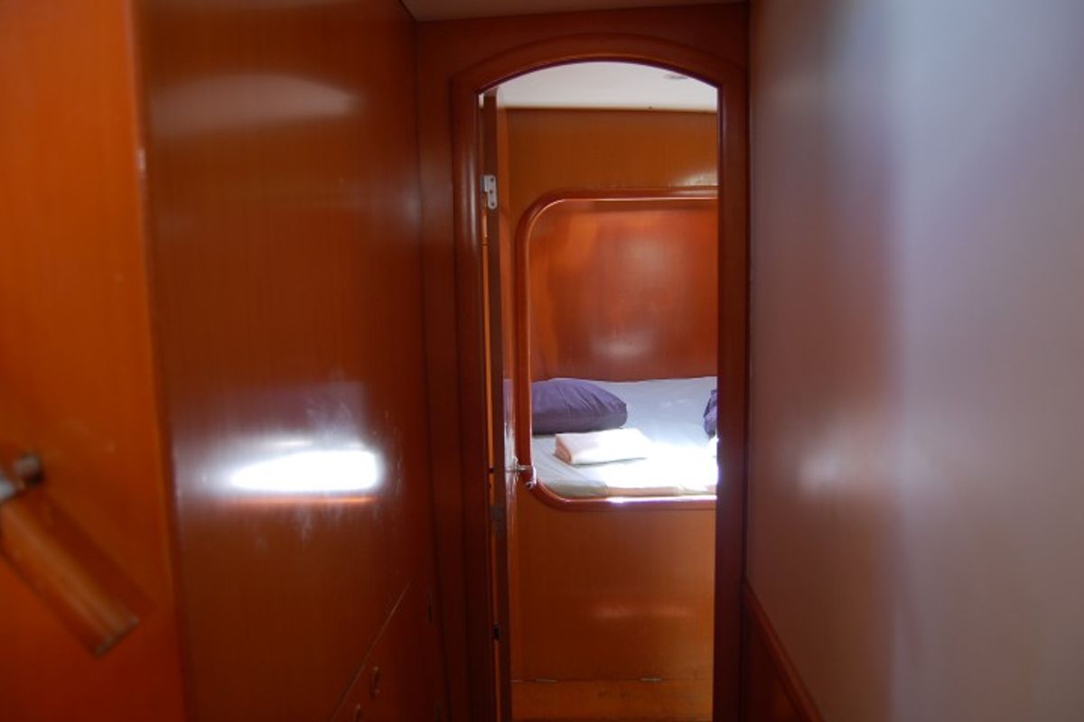 Cabin on Sofia Cuba, a Lagoon 410 catamaran at Cienfuegos, Cuba