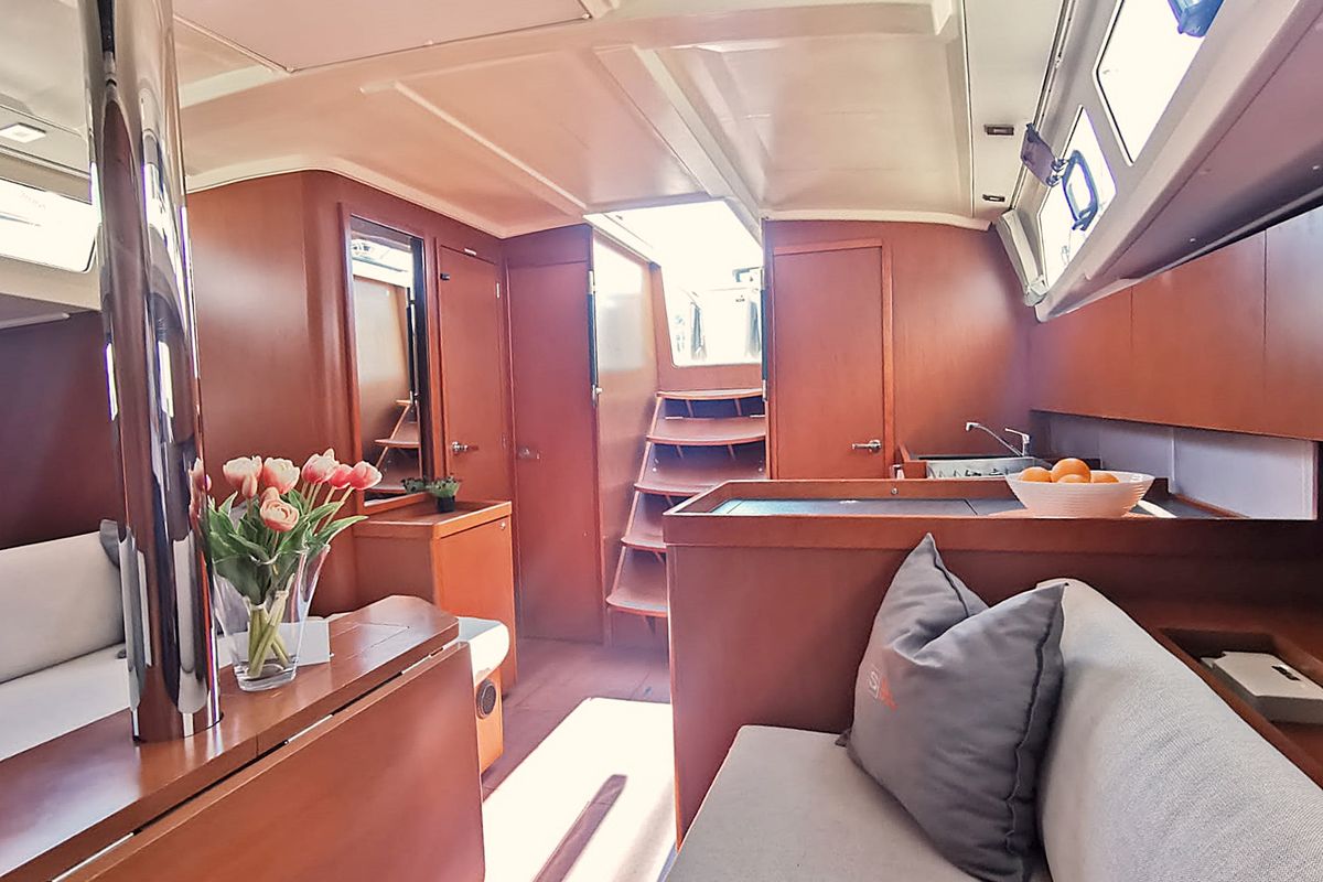 Salon of First, a Beneteau Oceanis 41.1 sailboat at Općina Rogoznica, Croatia