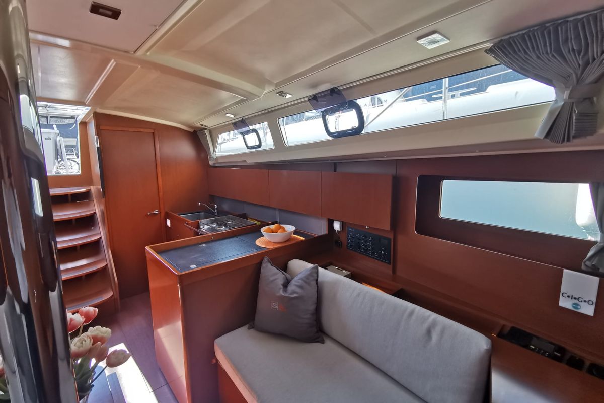 Salon of First, a Beneteau Oceanis 41.1 sailboat at Općina Rogoznica, Croatia