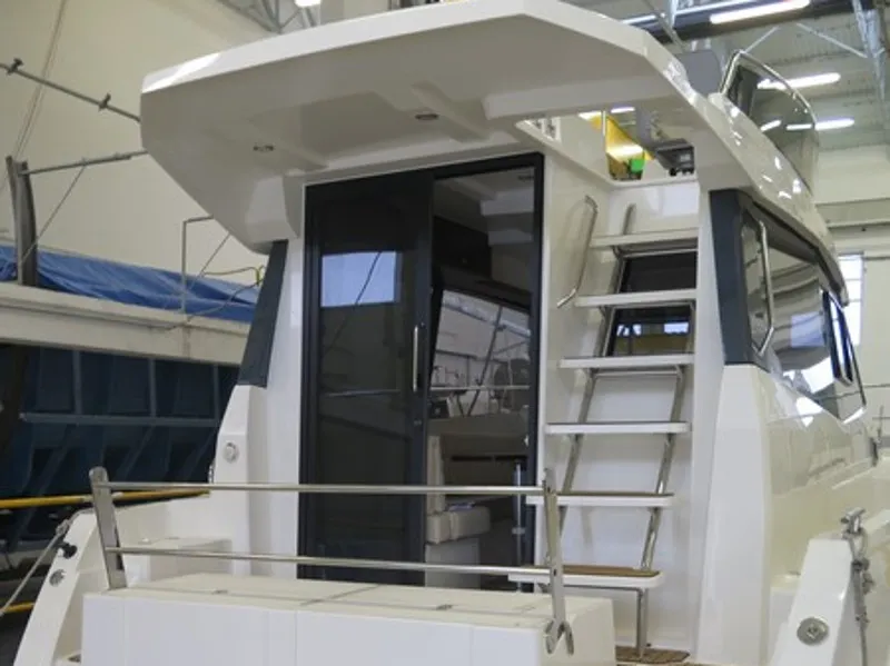 Exterior view of Platinum 989 Flybridge, a Delphia Yachts Platinum 989 motorboat at Wilkasy, Poland