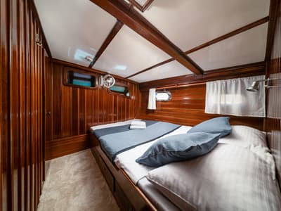 Cabin on Hera, a Unknown Hera yacht at Split, Croatia