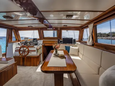 Salon of Hera, a Unknown Hera yacht at Split, Croatia