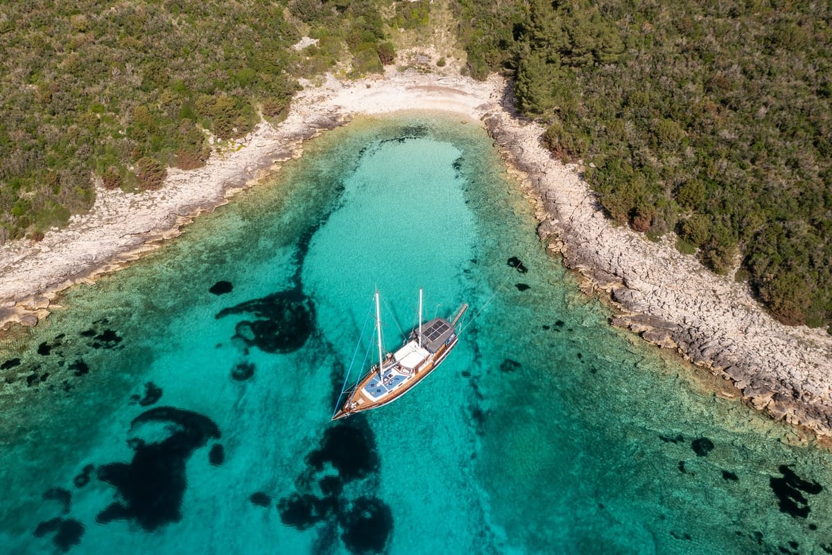 Cabin on Hera, a Unknown Hera yacht at Split, Croatia