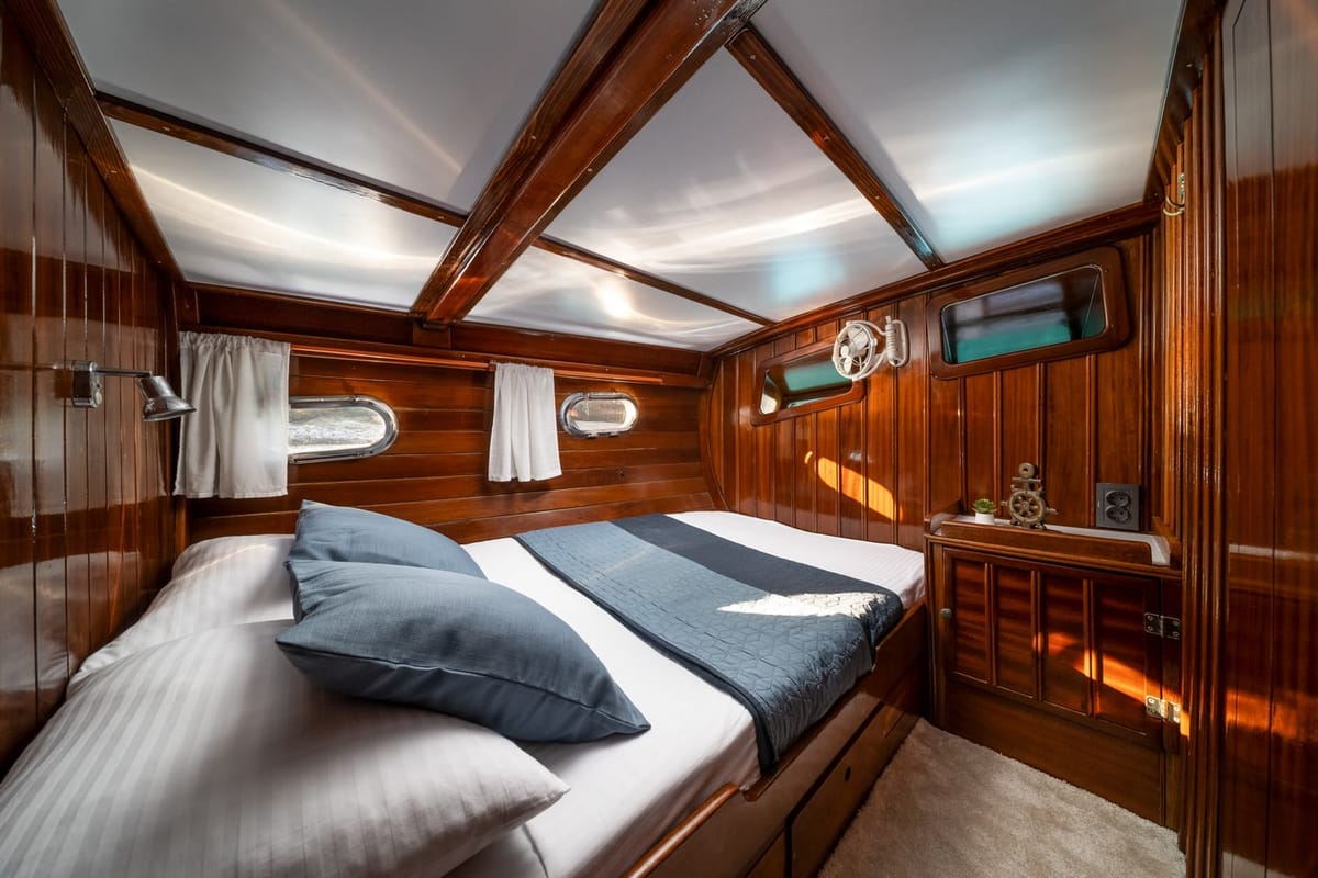 Cabin on Hera, a Unknown Hera yacht at Split, Croatia