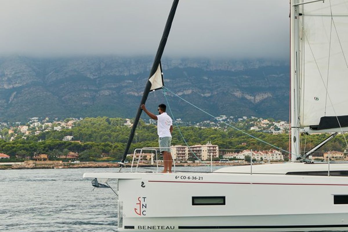 Salon of Onoda, a Beneteau Oceanis 40.1 sailboat at Dénia, Spain