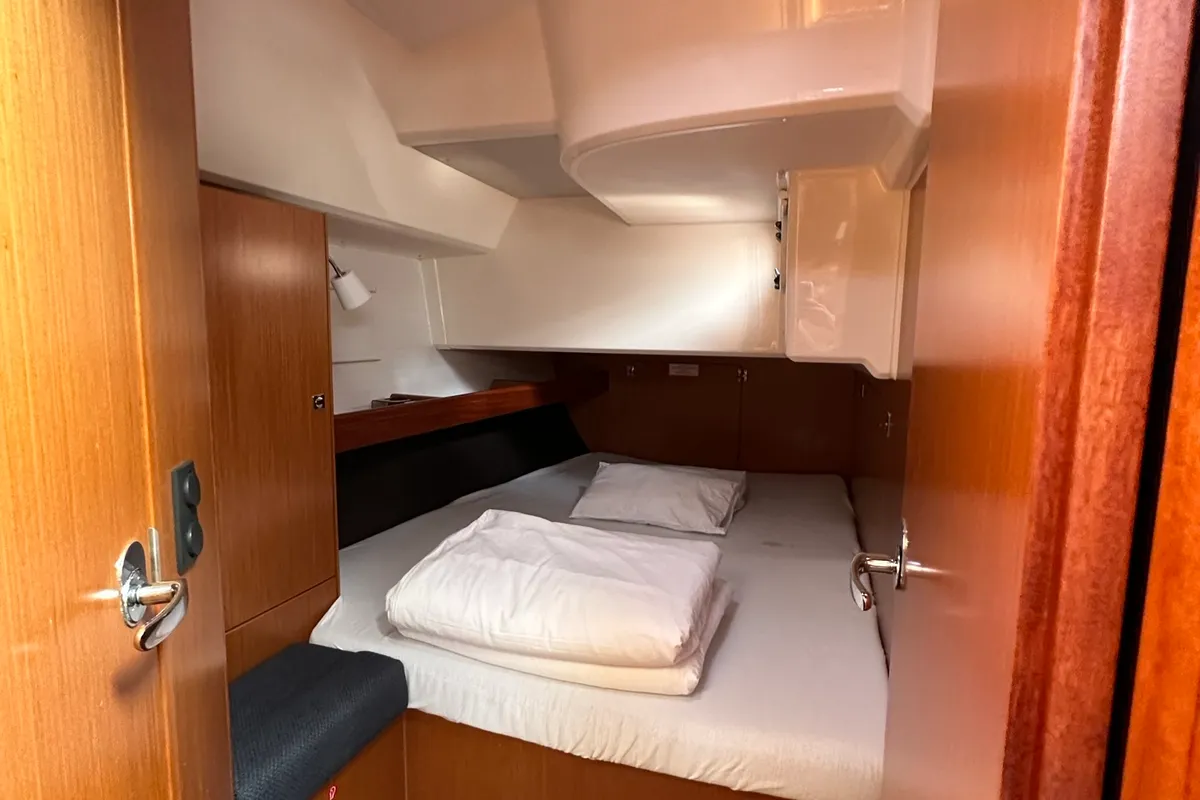 Cabin on Rhea, a Bavaria Cruiser 46 sailboat at Općina Pakoštane, Croatia