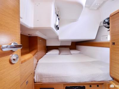 Cabin on Bianca - Water maker, Solar Panel, a Jeanneau Sun Odyssey 519 sailboat at Puntone di Scarlino, Italy