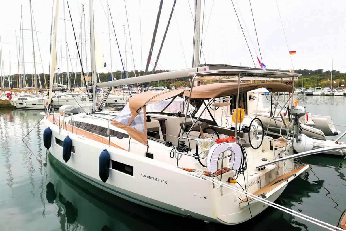 Exterior view of Rosso Bianco, a Jeanneau Sun Odyssey 410 sailboat at Grad Pula, Croatia