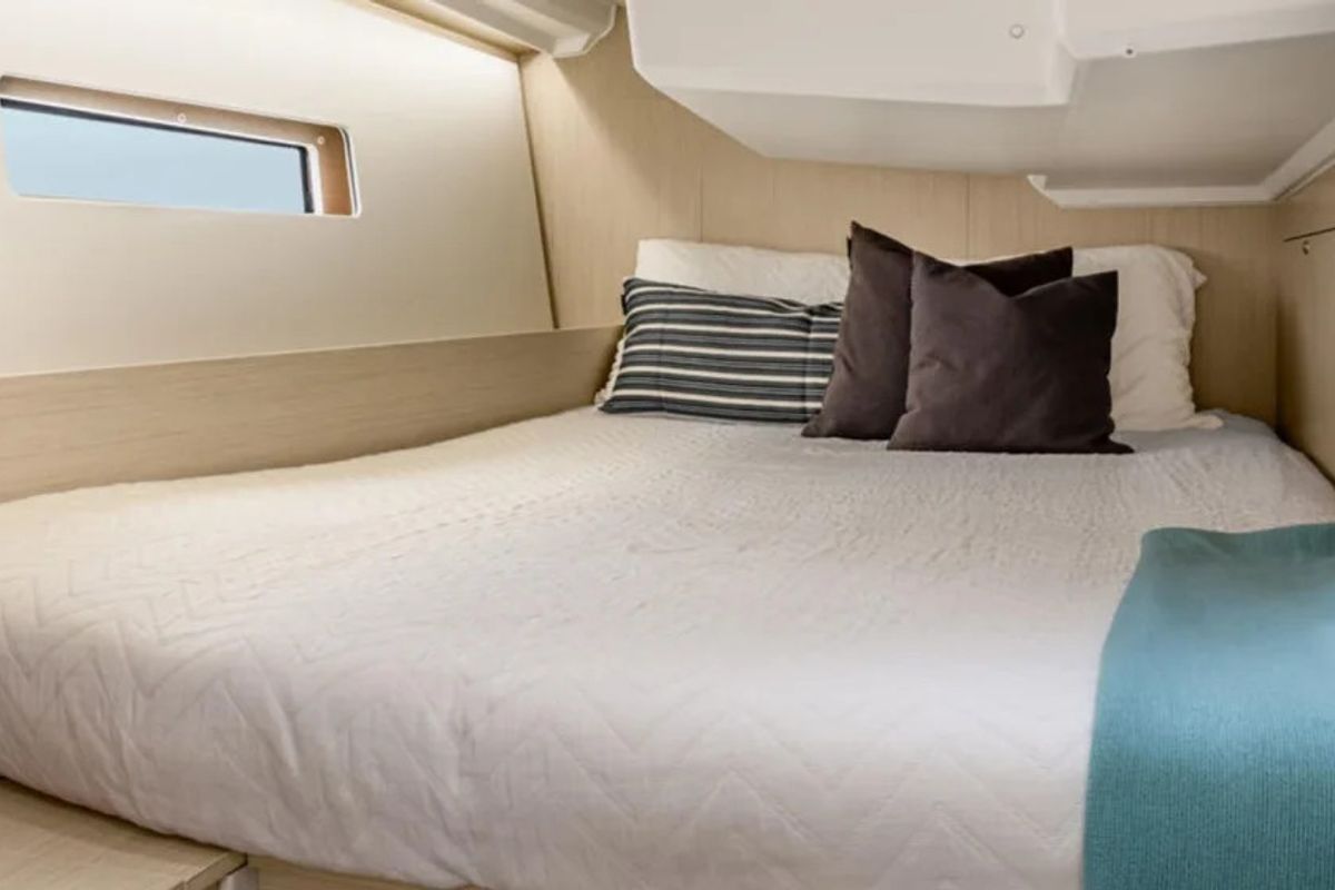 Cabin on Moorings 42.3 Exclusive, a Beneteau Oceanis 40.1 sailboat at Marigot, France