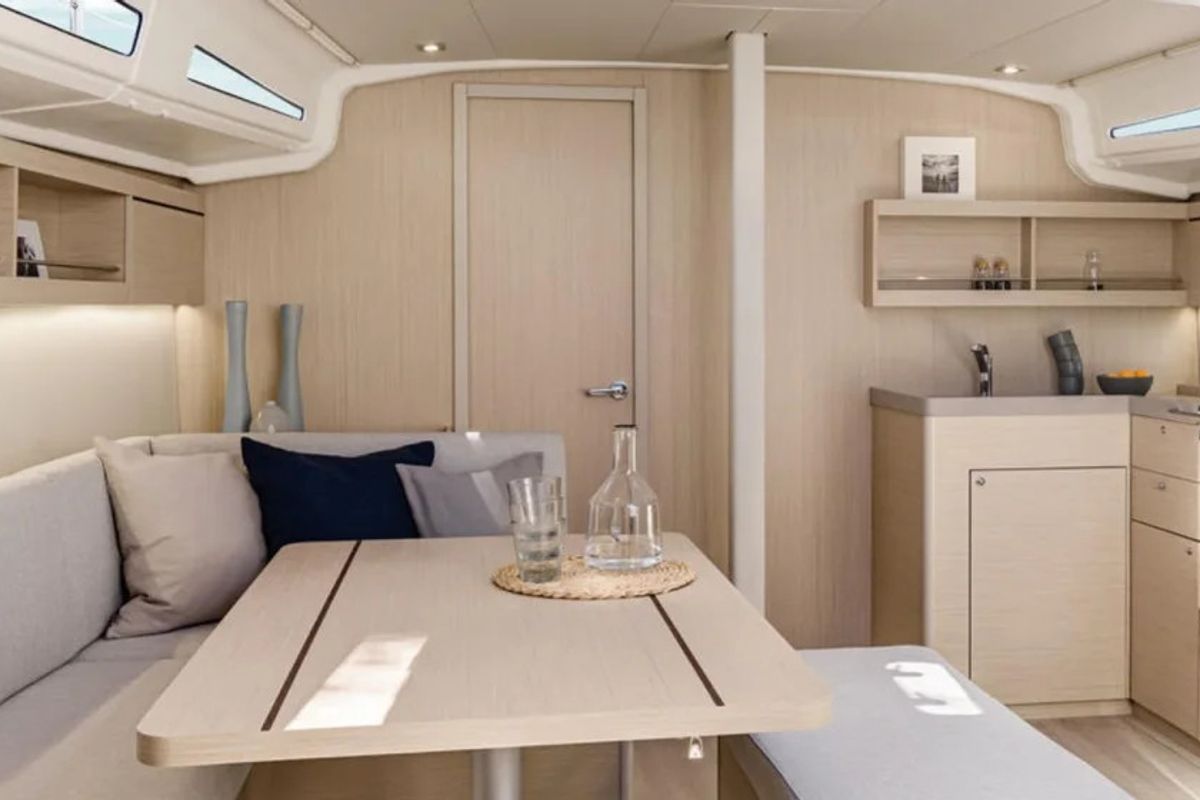 Salon of Moorings 42.3 Exclusive, a Beneteau Oceanis 40.1 sailboat at Marigot, France