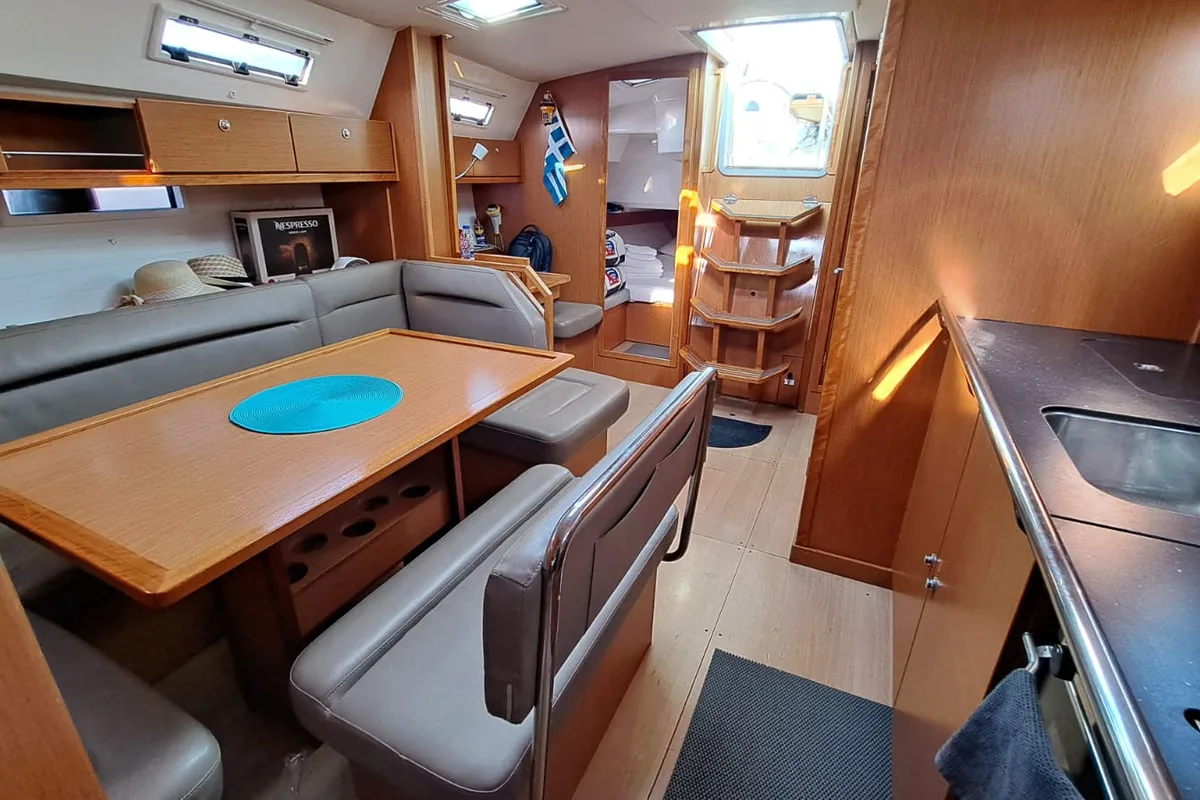 Salon of Manta, a Bavaria Cruiser 40 sailboat at Volos Municipality, Greece