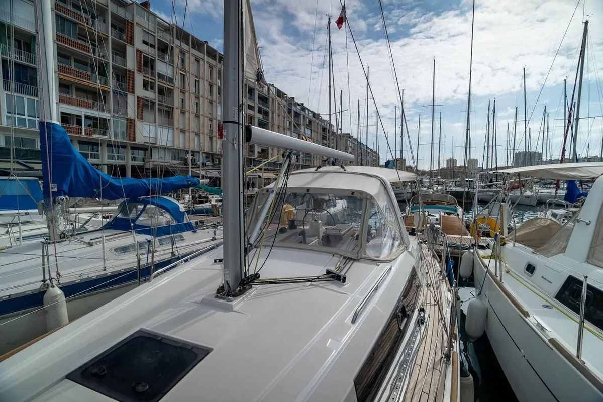 Deck of Malilu, a Beneteau Oceanis 35.1 sailboat at Toulon, France