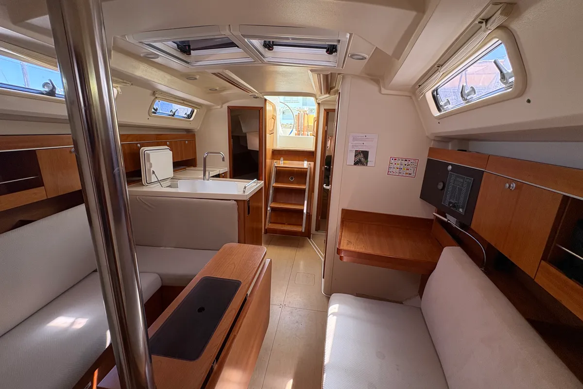 Kami, a Hanse Yachts Hanse 345 sailboat at Marina d'Empuriabrava