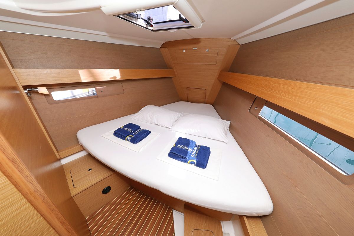 Cabin on 3 Friends, a Dufour 412 GL sailboat at Primošten, Croatia